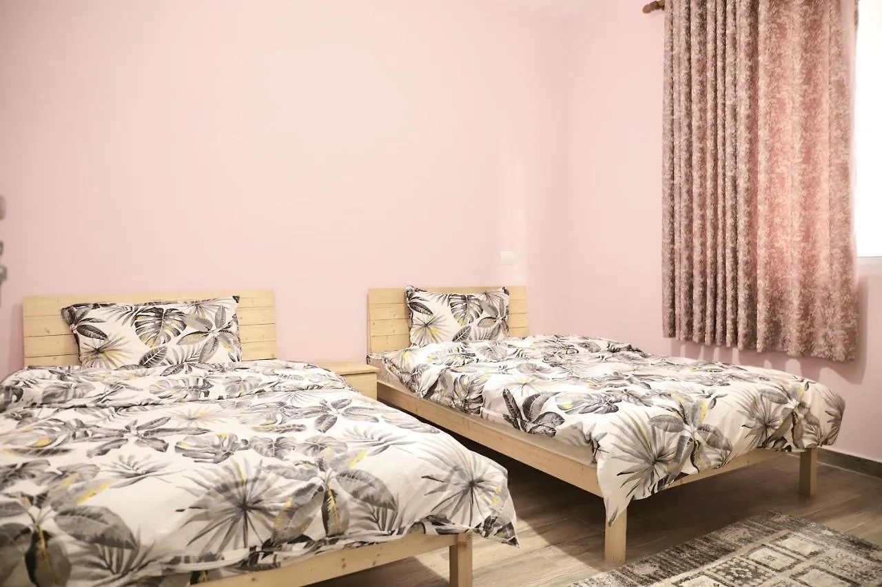 Flower Residence Tirana 0*,  Albania