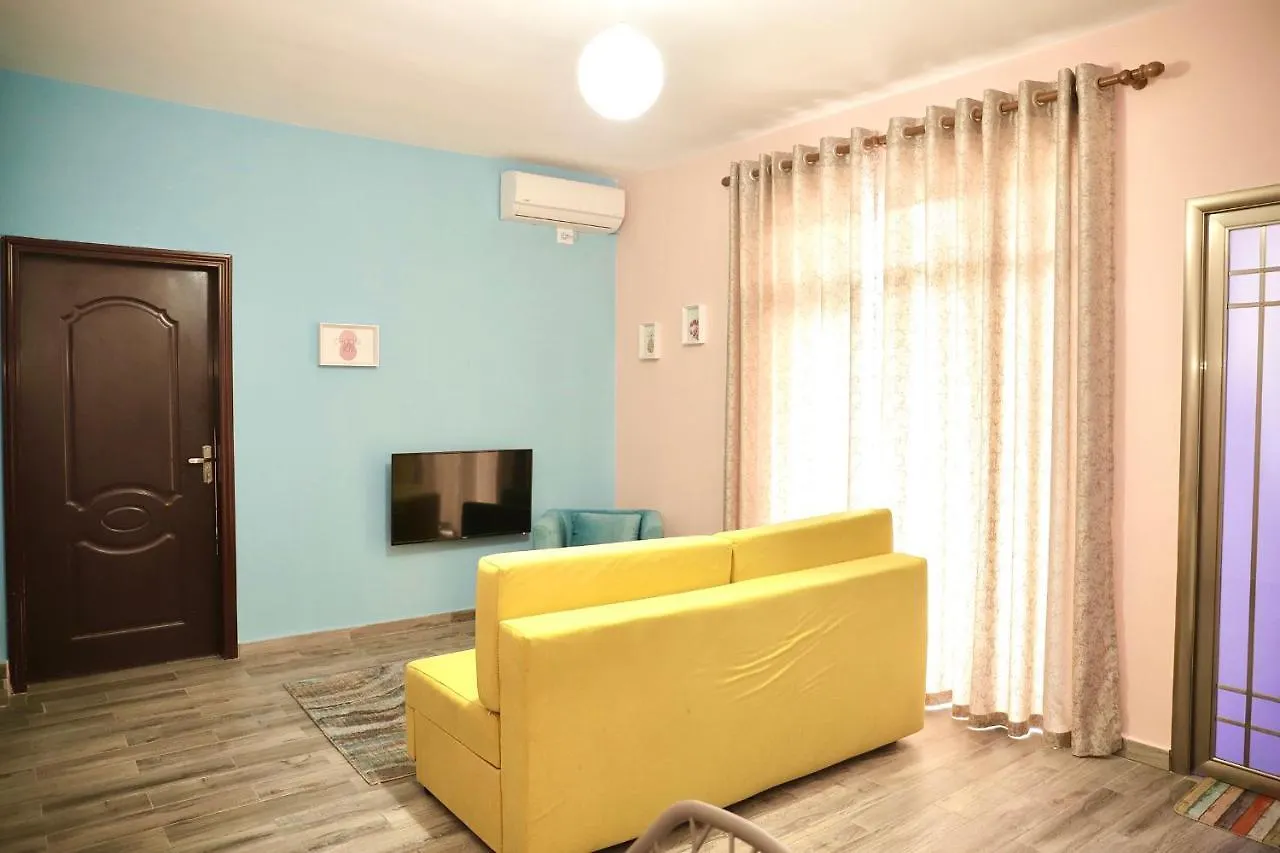 Flower Residence Tirana 0*,
